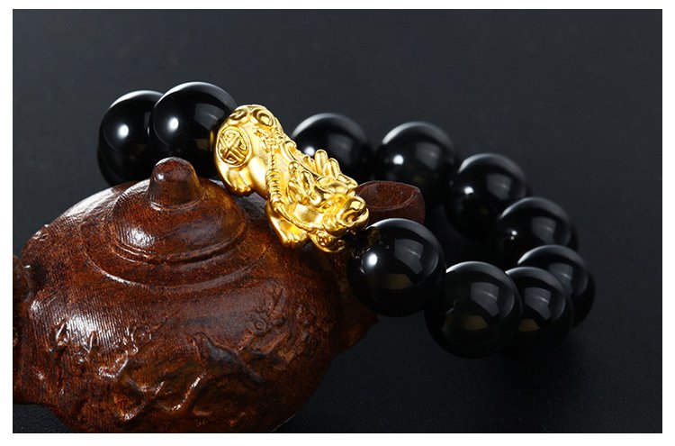 黄金貔貅手链的佩戴方法和禁忌
